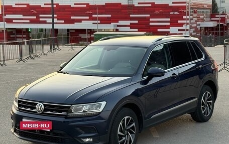 Volkswagen Tiguan II, 2017 год, 2 097 000 рублей, 10 фотография