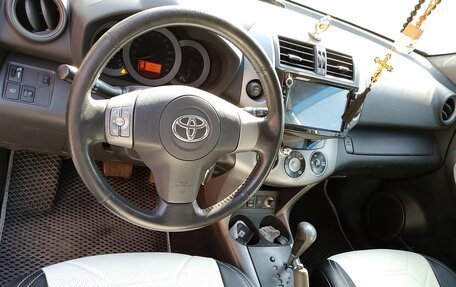 Toyota RAV4, 2006 год, 1 020 000 рублей, 6 фотография