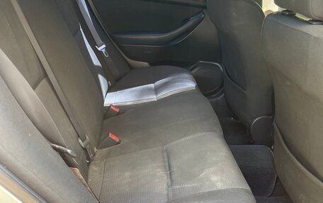 Toyota Avensis III рестайлинг, 2004 год, 650 000 рублей, 7 фотография