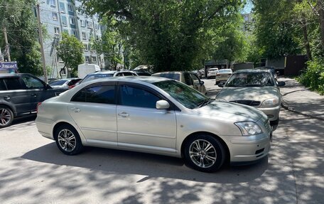 Toyota Avensis III рестайлинг, 2004 год, 650 000 рублей, 3 фотография