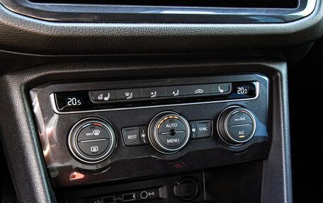 Volkswagen Tiguan II, 2020 год, 3 380 000 рублей, 17 фотография