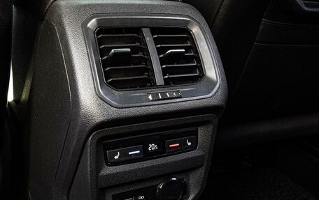 Volkswagen Tiguan II, 2020 год, 3 380 000 рублей, 23 фотография