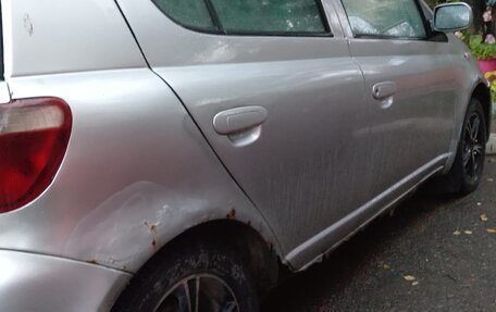 Toyota Vitz, 2000 год, 150 000 рублей, 3 фотография