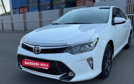 Toyota Camry, 2017 год, 2 400 000 рублей, 8 фотография