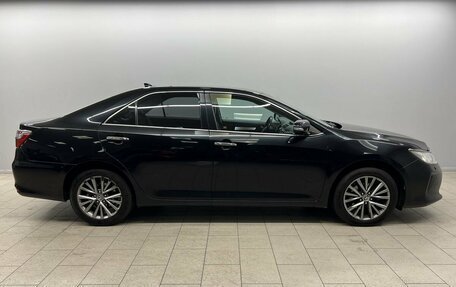 Toyota Camry, 2017 год, 1 749 000 рублей, 6 фотография