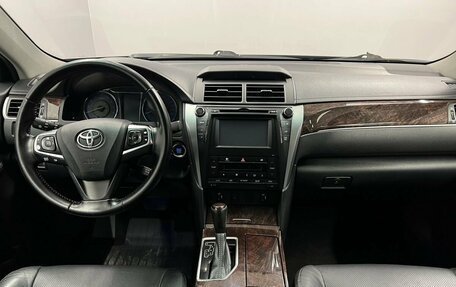 Toyota Camry, 2017 год, 1 749 000 рублей, 9 фотография