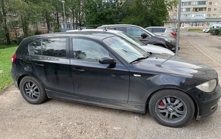 BMW 1 серия, 2009 год, 550 000 рублей, 2 фотография