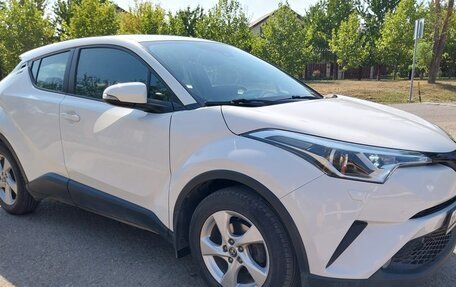 Toyota C-HR I рестайлинг, 2019 год, 2 150 000 рублей, 4 фотография