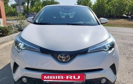 Toyota C-HR I рестайлинг, 2019 год, 2 150 000 рублей, 3 фотография