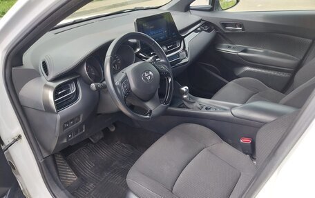 Toyota C-HR I рестайлинг, 2019 год, 2 150 000 рублей, 17 фотография