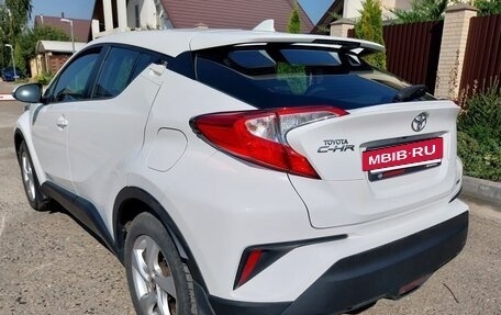 Toyota C-HR I рестайлинг, 2019 год, 2 150 000 рублей, 5 фотография