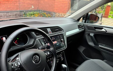 Volkswagen Tiguan II, 2017 год, 1 790 000 рублей, 16 фотография