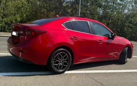 Mazda 3, 2015 год, 1 350 000 рублей, 2 фотография