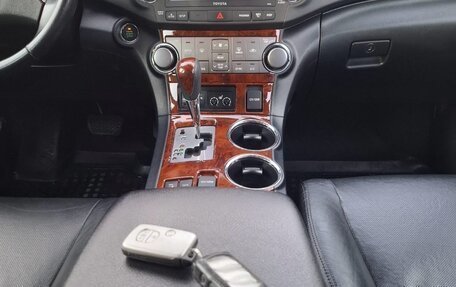 Toyota Highlander III, 2013 год, 2 300 000 рублей, 14 фотография