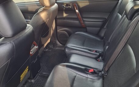 Toyota Highlander III, 2013 год, 2 300 000 рублей, 24 фотография