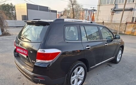 Toyota Highlander III, 2013 год, 2 300 000 рублей, 28 фотография