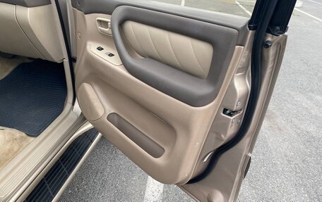 Toyota Land Cruiser 100 рестайлинг 2, 2003 год, 2 950 000 рублей, 16 фотография