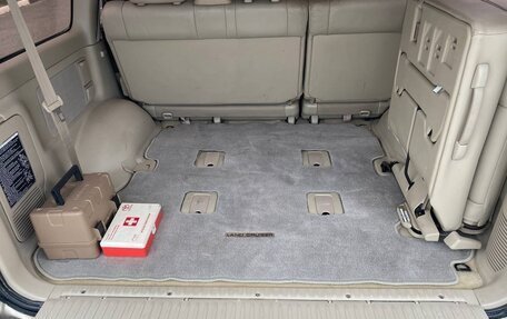 Toyota Land Cruiser 100 рестайлинг 2, 2003 год, 2 950 000 рублей, 15 фотография
