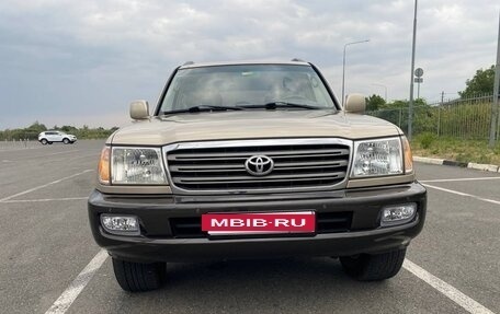 Toyota Land Cruiser 100 рестайлинг 2, 2003 год, 2 950 000 рублей, 2 фотография