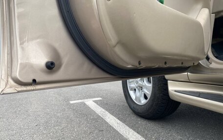 Toyota Land Cruiser 100 рестайлинг 2, 2003 год, 2 950 000 рублей, 29 фотография