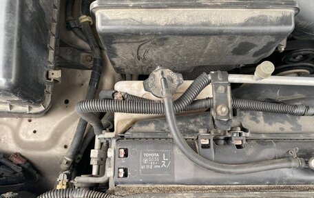 Toyota Land Cruiser 100 рестайлинг 2, 2003 год, 2 950 000 рублей, 27 фотография