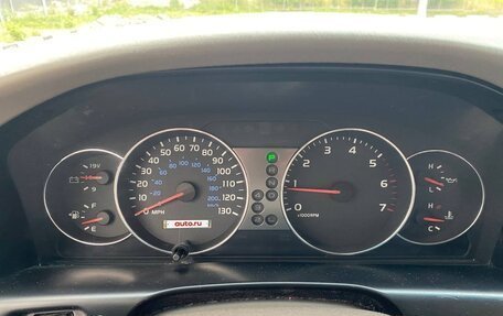 Toyota Land Cruiser 100 рестайлинг 2, 2003 год, 2 950 000 рублей, 38 фотография