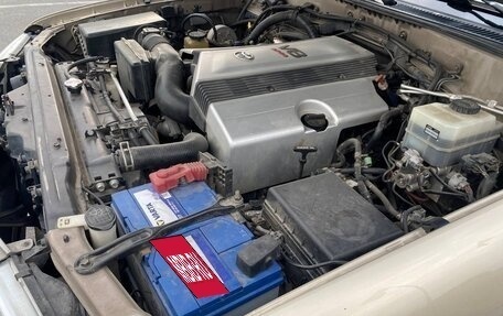Toyota Land Cruiser 100 рестайлинг 2, 2003 год, 2 950 000 рублей, 26 фотография