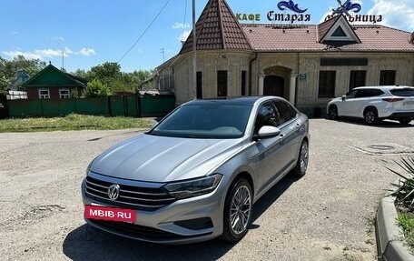 Volkswagen Jetta VII, 2019 год, 1 950 000 рублей, 2 фотография