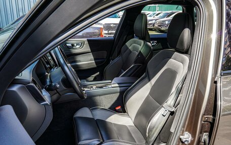 Volvo XC60 II, 2019 год, 3 140 000 рублей, 10 фотография