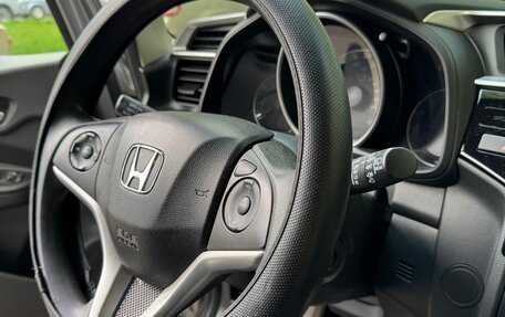 Honda Fit III, 2018 год, 1 350 000 рублей, 7 фотография