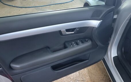 Audi A4, 2004 год, 500 000 рублей, 17 фотография