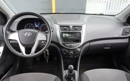 Hyundai Solaris II рестайлинг, 2011 год, 670 000 рублей, 13 фотография