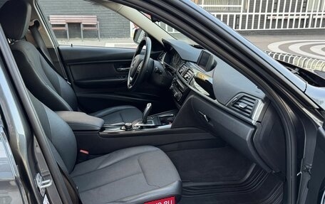 BMW 3 серия, 2017 год, 2 590 000 рублей, 14 фотография