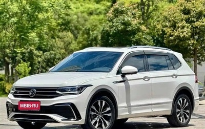 Volkswagen Tiguan II, 2022 год, 2 000 000 рублей, 1 фотография