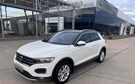 Volkswagen T-Roc I, 2022 год, 1 620 000 рублей, 8 фотография
