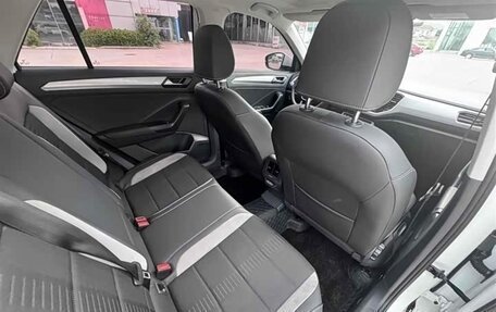 Volkswagen T-Roc I, 2022 год, 1 620 000 рублей, 6 фотография