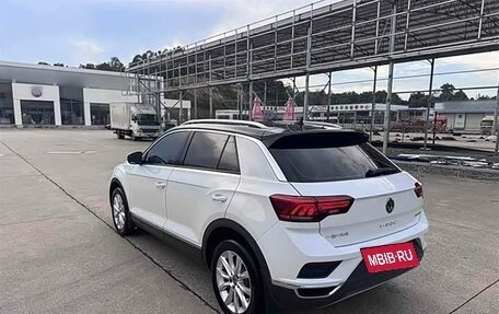Volkswagen T-Roc I, 2022 год, 1 620 000 рублей, 10 фотография