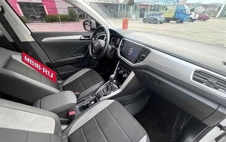 Volkswagen T-Roc I, 2022 год, 1 620 000 рублей, 19 фотография