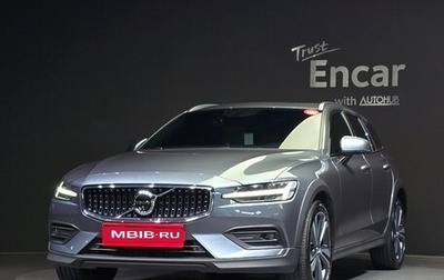 Volvo V60 Cross Country II, 2020 год, 3 470 000 рублей, 1 фотография