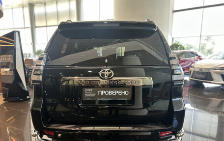 Toyota Land Cruiser Prado 150 рестайлинг 2, 2021 год, 5 777 000 рублей, 6 фотография