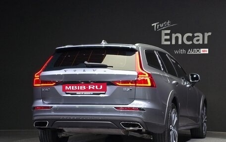 Volvo V60 Cross Country II, 2020 год, 3 470 000 рублей, 3 фотография