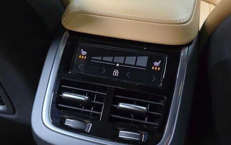 Volvo V60 Cross Country II, 2020 год, 3 470 000 рублей, 16 фотография