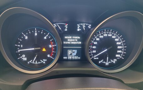 Toyota Land Cruiser 200, 2015 год, 3 700 000 рублей, 18 фотография