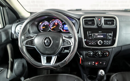 Renault Logan II, 2018 год, 590 000 рублей, 16 фотография