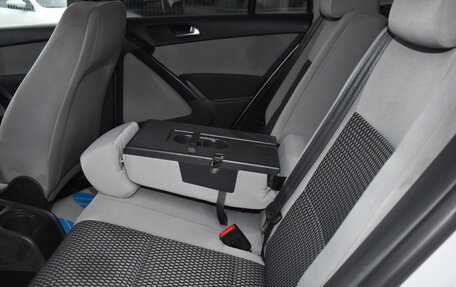 Volkswagen Tiguan I, 2010 год, 950 000 рублей, 11 фотография