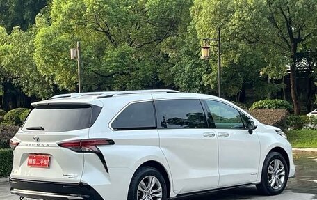 Toyota Sienna, 2021 год, 3 263 000 рублей, 6 фотография