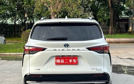Toyota Sienna, 2021 год, 3 263 000 рублей, 7 фотография