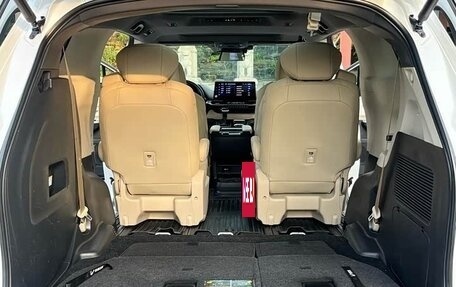 Toyota Sienna, 2021 год, 3 263 000 рублей, 24 фотография