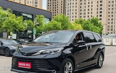 Toyota Sienna, 2023 год, 4 280 000 рублей, 1 фотография