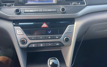 Hyundai Elantra VI рестайлинг, 2016 год, 1 550 000 рублей, 14 фотография